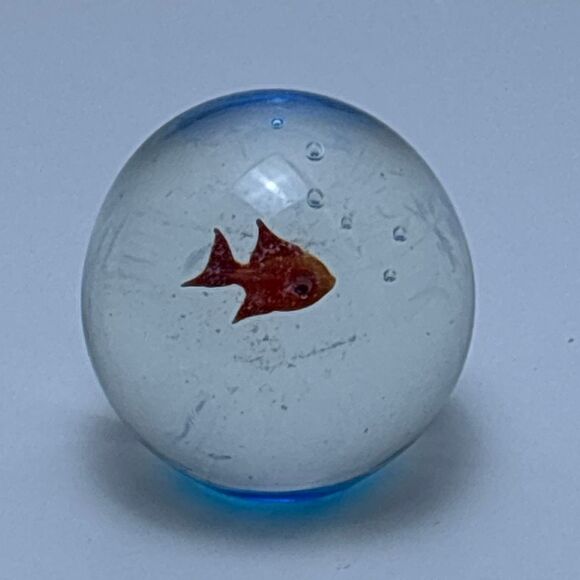 Vintage Murano Art Glass round gold fish w/bubbles water round paper weight - Picture 1 of 7